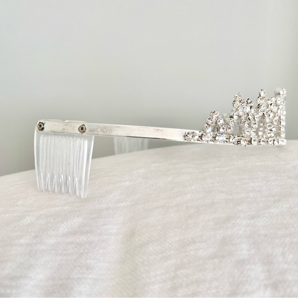 David's Bridal Sparkling Silver Rhinestone Tiara - Picture 4 of 7